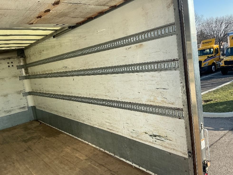 Medium Duty Box Truck-Light and Medium Duty Trucks-International-2020-MV607LP-Dayton-OH-241,876\n\t\tmiles-$ 29,750 - Image 12