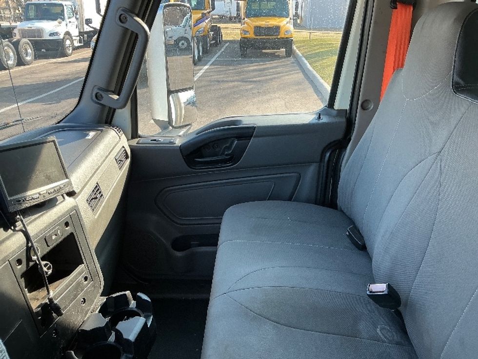 Medium Duty Box Truck-Light and Medium Duty Trucks-International-2020-MV607LP-Dayton-OH-241,876\n\t\tmiles-$ 29,750 - Image 19