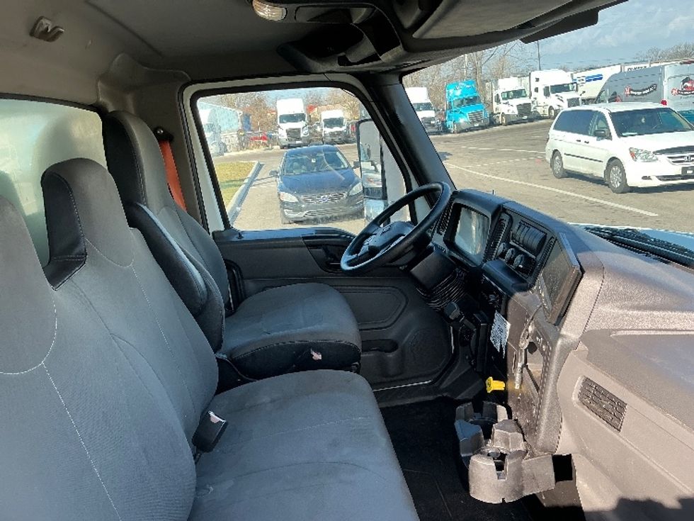 Medium Duty Box Truck-Light and Medium Duty Trucks-International-2020-MV607LP-Dayton-OH-241,876\n\t\tmiles-$ 29,750 - Image 22