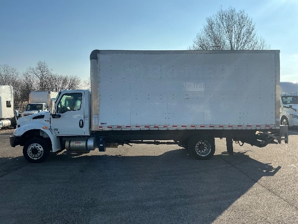 Medium Duty Box Truck-Light and Medium Duty Trucks-International-2020-MV607LP-Dayton-OH-241,876\n\t\tmiles-$ 29,750 - Image 4