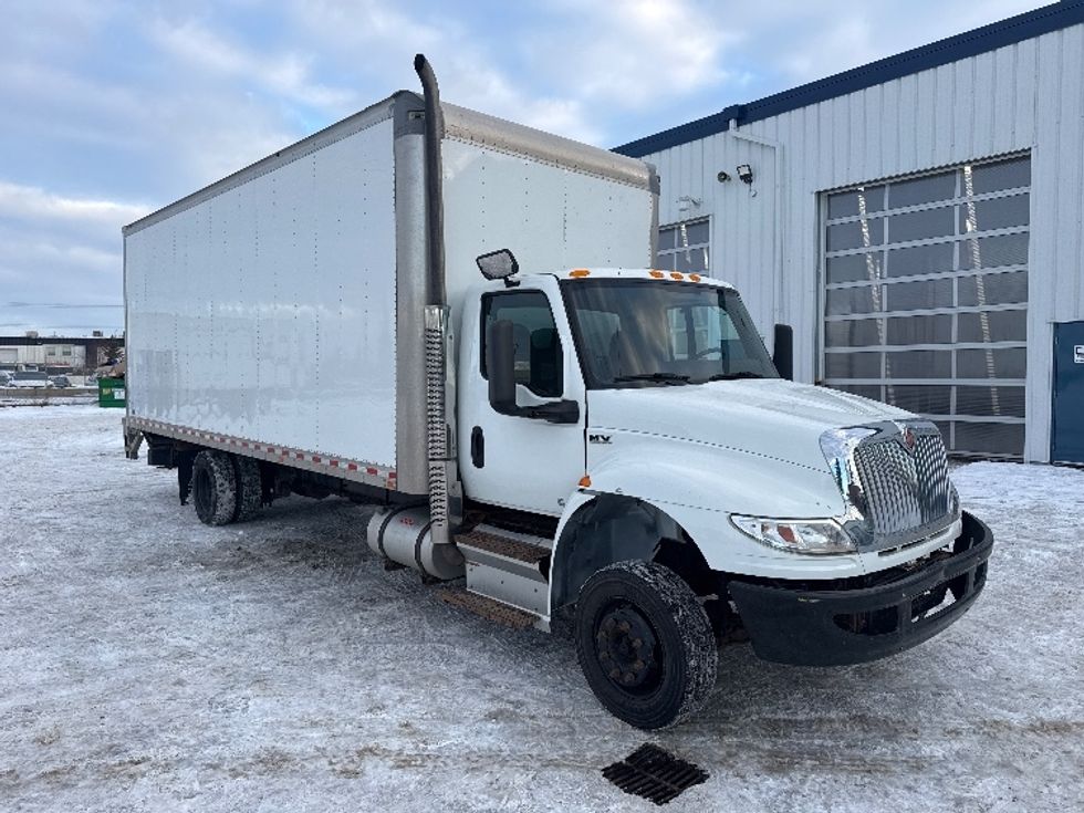 Medium Duty Box Truck-Light and Medium Duty Trucks-International-2020-MV607LP-Edmonton-AB-117,015\n\t\tkm-$ 81,250 - Image 1