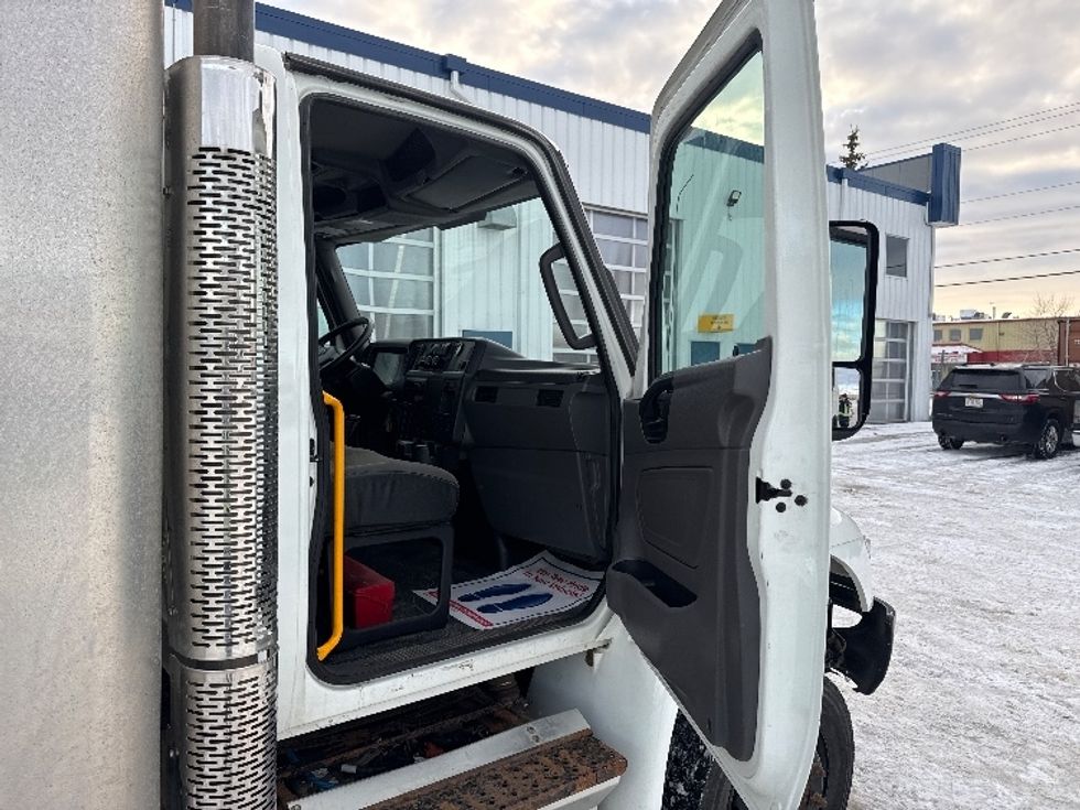 Medium Duty Box Truck-Light and Medium Duty Trucks-International-2020-MV607LP-Edmonton-AB-117,015\n\t\tkm-$ 81,250 - Image 20