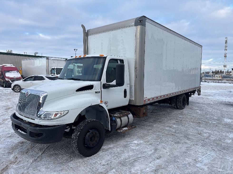 Medium Duty Box Truck-Light and Medium Duty Trucks-International-2020-MV607LP-Edmonton-AB-117,015\n\t\tkm-$ 81,250 - Image 3