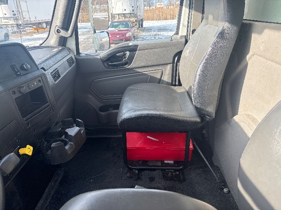 Medium Duty Box Truck-Light and Medium Duty Trucks-International-2020-MV607LP-Lansing-MI-169,234\n\t\tmiles-$ 42,750 - Image 18
