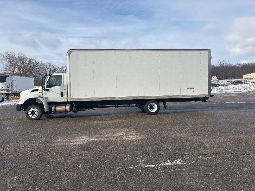 Medium Duty Box Truck-Light and Medium Duty Trucks-International-2020-MV607LP-Lansing-MI-169,234\n\t\tmiles-$ 42,750 - Image 4