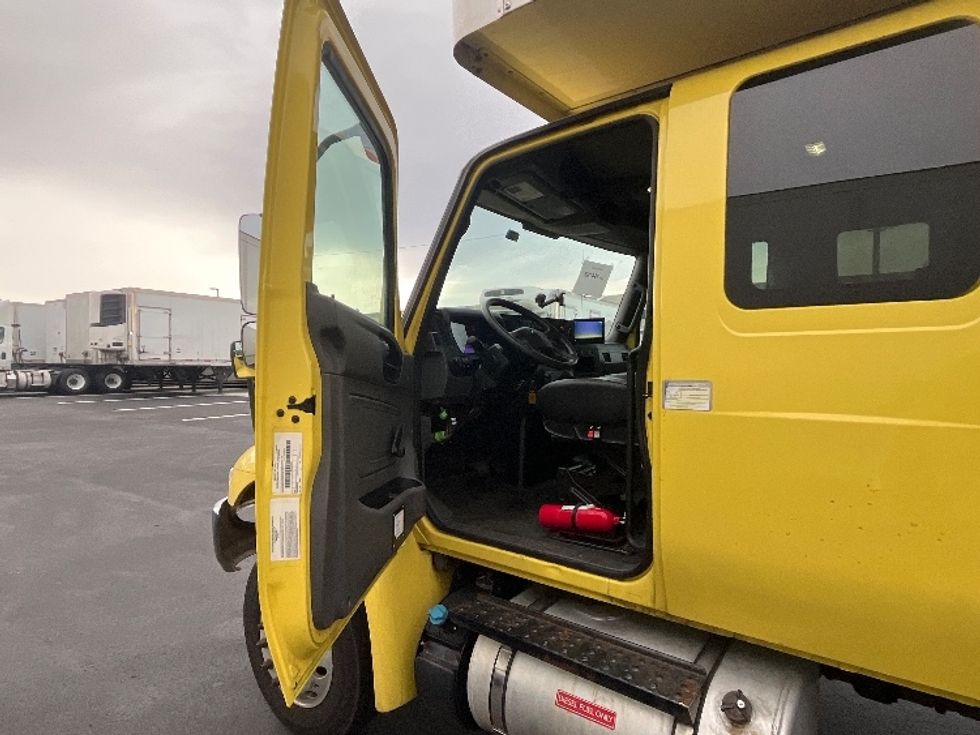 Medium Duty Box Truck-Light and Medium Duty Trucks-International-2020-MV607LP-Linden-NJ-108,000\n\t\tmiles-$ 62,250 - Image 15