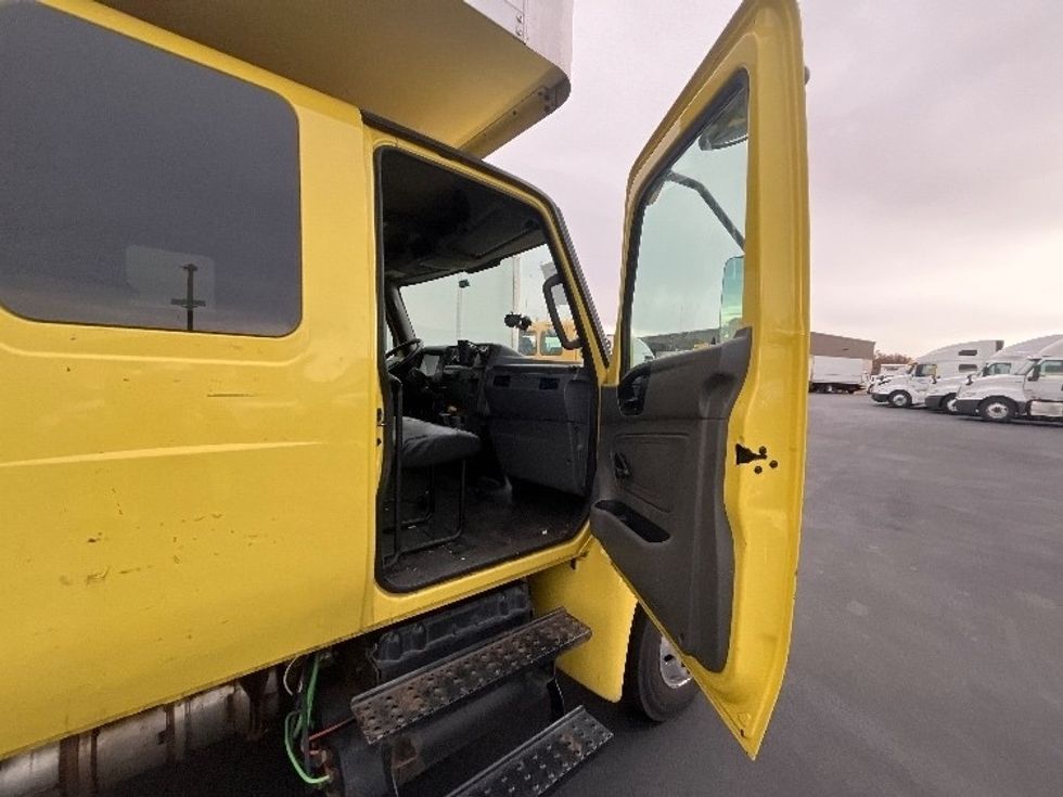 Medium Duty Box Truck-Light and Medium Duty Trucks-International-2020-MV607LP-Linden-NJ-108,000\n\t\tmiles-$ 62,250 - Image 19