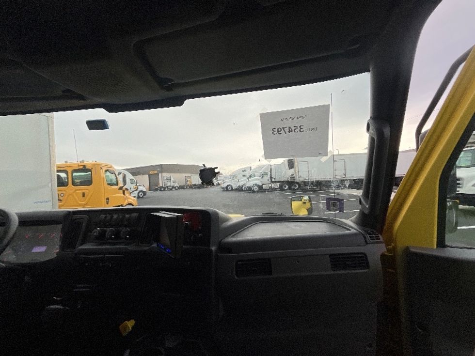 Medium Duty Box Truck-Light and Medium Duty Trucks-International-2020-MV607LP-Linden-NJ-108,000\n\t\tmiles-$ 62,250 - Image 20