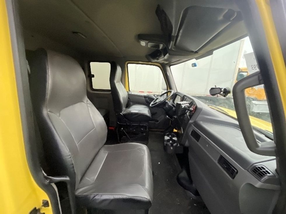 Medium Duty Box Truck-Light and Medium Duty Trucks-International-2020-MV607LP-Linden-NJ-108,000\n\t\tmiles-$ 62,250 - Image 21