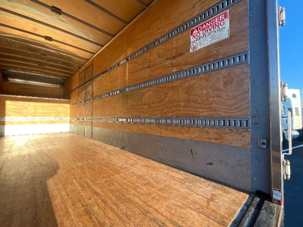 Medium Duty Box Truck-Light and Medium Duty Trucks-International-2020-MV607LP-Linden-NJ-88,800\n\t\tmiles-$ 67,500 - Image 11