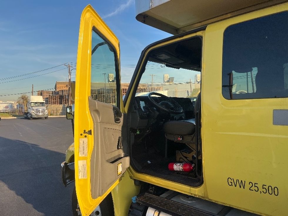 Medium Duty Box Truck-Light and Medium Duty Trucks-International-2020-MV607LP-Linden-NJ-88,800\n\t\tmiles-$ 67,500 - Image 14