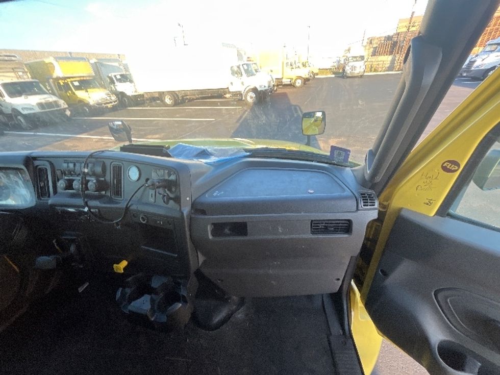 Medium Duty Box Truck-Light and Medium Duty Trucks-International-2020-MV607LP-Linden-NJ-88,800\n\t\tmiles-$ 67,500 - Image 17
