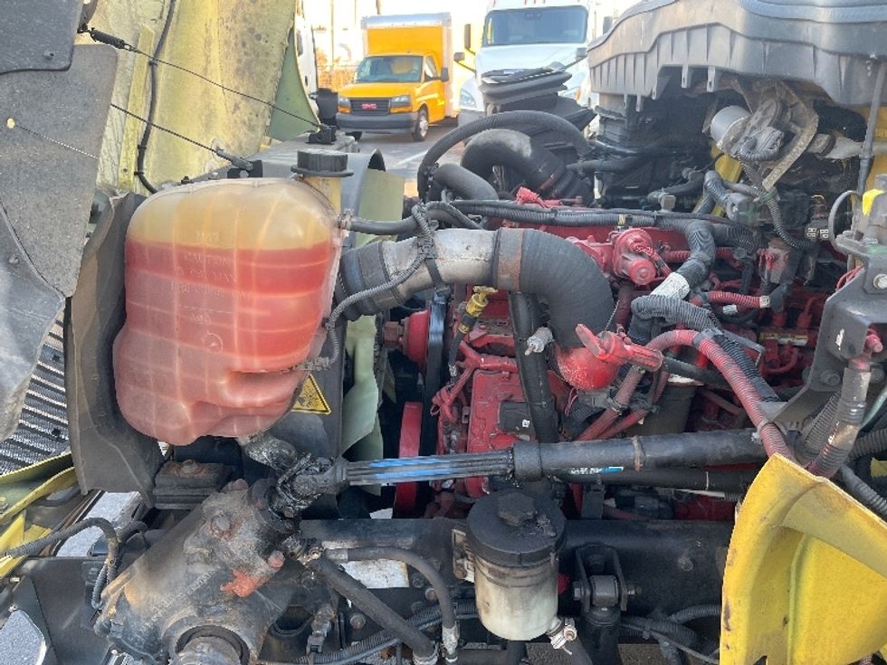 Medium Duty Box Truck-Light and Medium Duty Trucks-International-2020-MV607LP-Linden-NJ-88,800\n\t\tmiles-$ 67,500 - Image 23