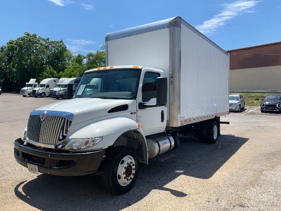 Medium Duty Box Truck-Light and Medium Duty Trucks-International-2020-MV607LP-Nashville (Mount Juliet)-TN-135,616\n\t\tmiles-$ 39,250 - Image 3