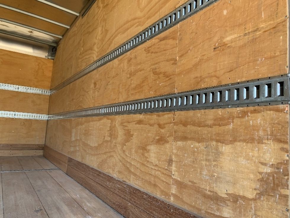 Medium Duty Box Truck-Light and Medium Duty Trucks-International-2020-MV607LP-Nashville (Mount Juliet)-TN-135,616\n\t\tmiles-$ 39,250 - Image 11