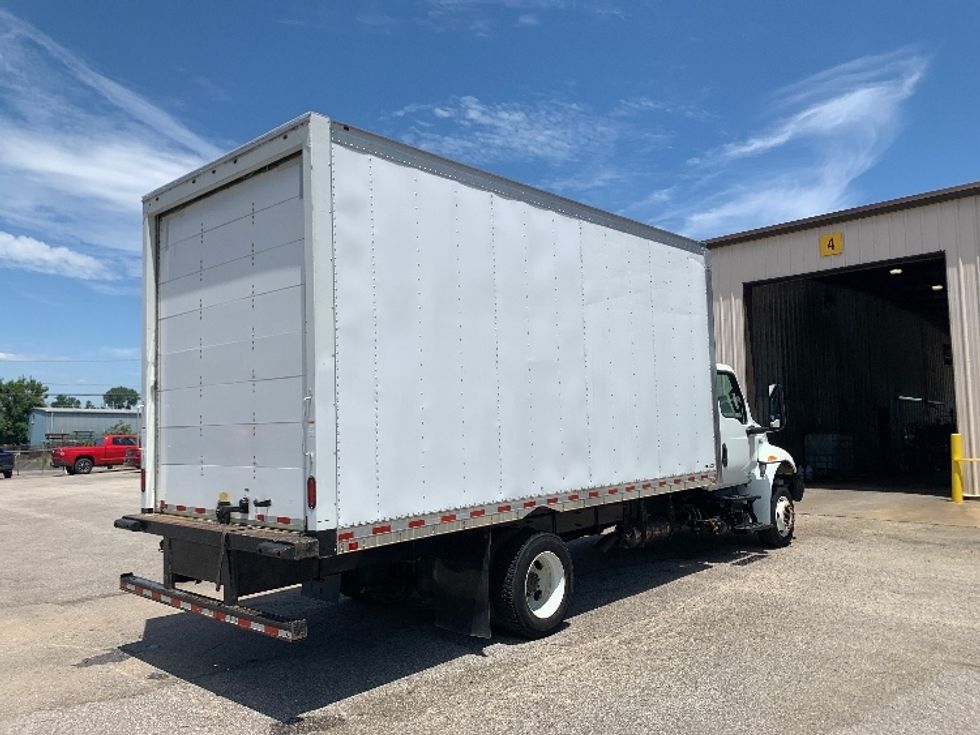 Medium Duty Box Truck-Light and Medium Duty Trucks-International-2020-MV607LP-Nashville (Mount Juliet)-TN-135,616\n\t\tmiles-$ 39,250 - Image 12