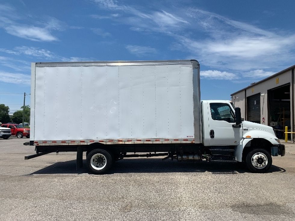 Medium Duty Box Truck-Light and Medium Duty Trucks-International-2020-MV607LP-Nashville (Mount Juliet)-TN-135,616\n\t\tmiles-$ 39,250 - Image 14