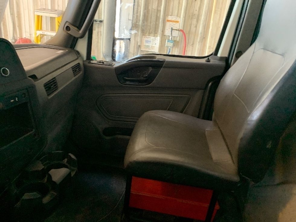 Medium Duty Box Truck-Light and Medium Duty Trucks-International-2020-MV607LP-Nashville (Mount Juliet)-TN-135,616\n\t\tmiles-$ 39,250 - Image 18
