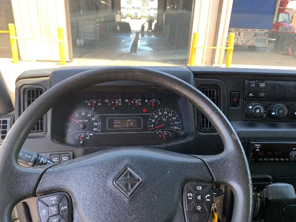 Medium Duty Box Truck-Light and Medium Duty Trucks-International-2020-MV607LP-Nashville (Mount Juliet)-TN-135,616\n\t\tmiles-$ 39,250 - Image 17