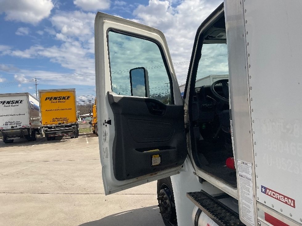 Medium Duty Box Truck-Light and Medium Duty Trucks-International-2020-MV607LP-Nashville-TN-150,331\n\t\tmiles-$ 41,500 - Image 16