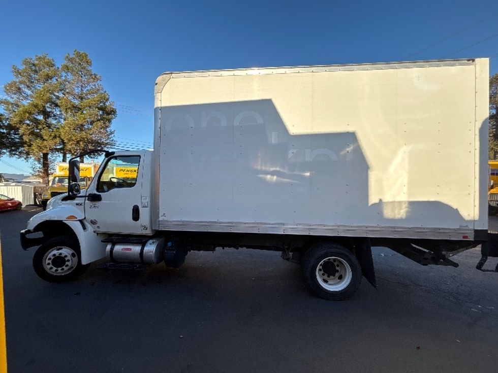 Medium Duty Box Truck-Light and Medium Duty Trucks-International-2020-MV607LP-West Sacramento-CA-100,406\n\t\tmiles-$ 47,000 - Image 4