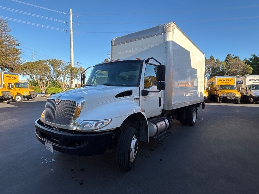 Medium Duty Box Truck-Light and Medium Duty Trucks-International-2020-MV607LP-West Sacramento-CA-100,406\n\t\tmiles-$ 47,000 - Image 3