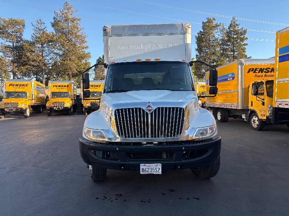 Medium Duty Box Truck-Light and Medium Duty Trucks-International-2020-MV607LP-West Sacramento-CA-100,406\n\t\tmiles-$ 47,000 - Image 2