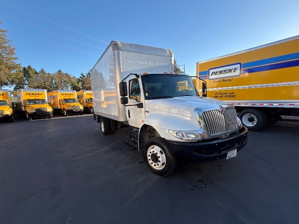 Medium Duty Box Truck-Light and Medium Duty Trucks-International-2020-MV607LP-West Sacramento-CA-100,406\n\t\tmiles-$ 47,000 - Image 1