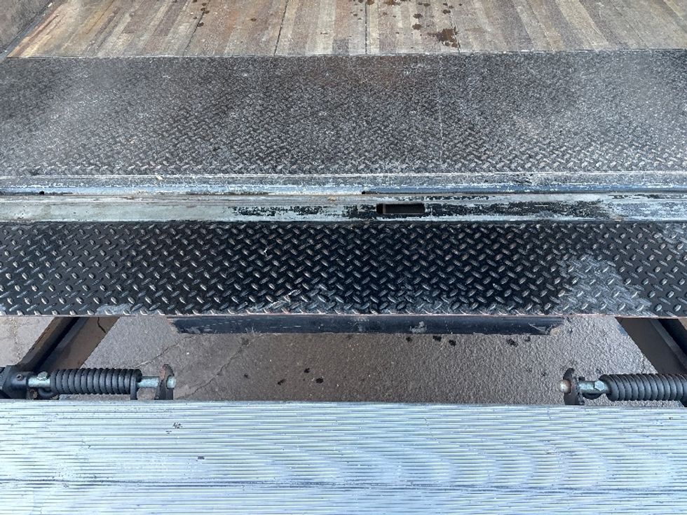 Medium Duty Box Truck-Light and Medium Duty Trucks-International-2020-MV607LP-West Sacramento-CA-100,406\n\t\tmiles-$ 47,000 - Image 10