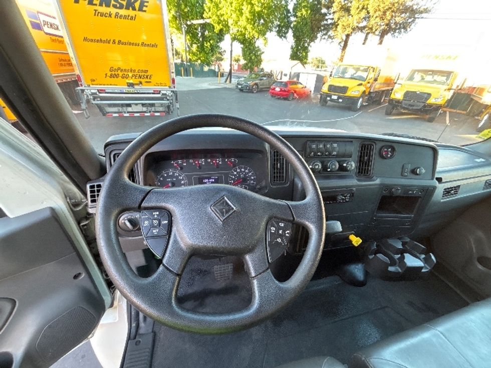 Medium Duty Box Truck-Light and Medium Duty Trucks-International-2020-MV607LP-West Sacramento-CA-100,406\n\t\tmiles-$ 47,000 - Image 17