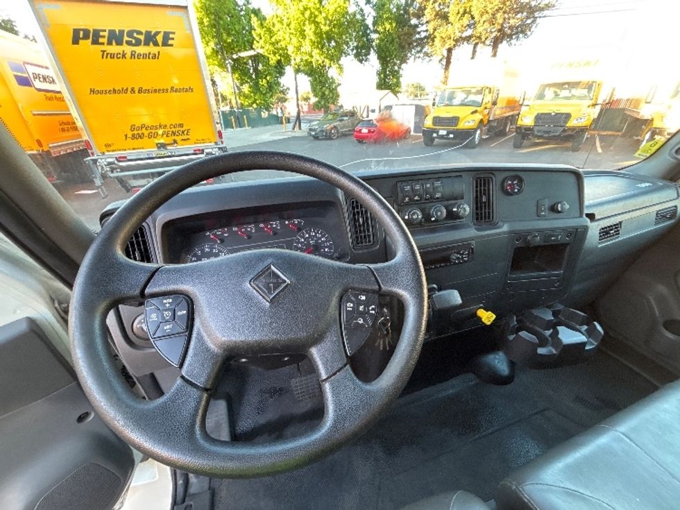 Medium Duty Box Truck-Light and Medium Duty Trucks-International-2020-MV607LP-West Sacramento-CA-100,406\n\t\tmiles-$ 47,000 - Image 18