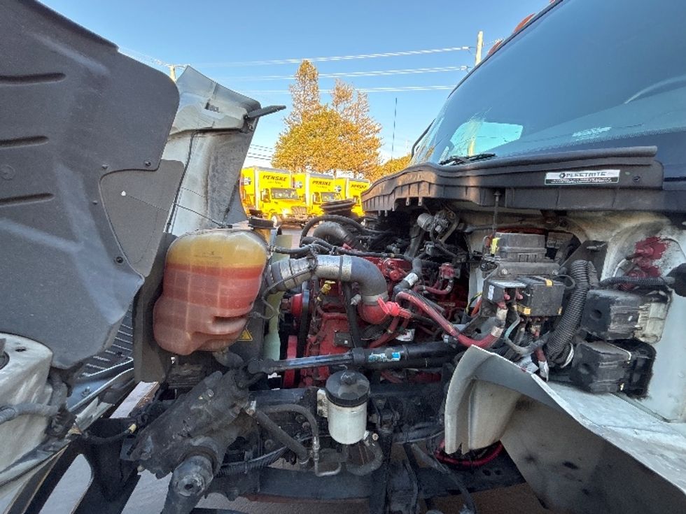 Medium Duty Box Truck-Light and Medium Duty Trucks-International-2020-MV607LP-West Sacramento-CA-100,406\n\t\tmiles-$ 47,000 - Image 24