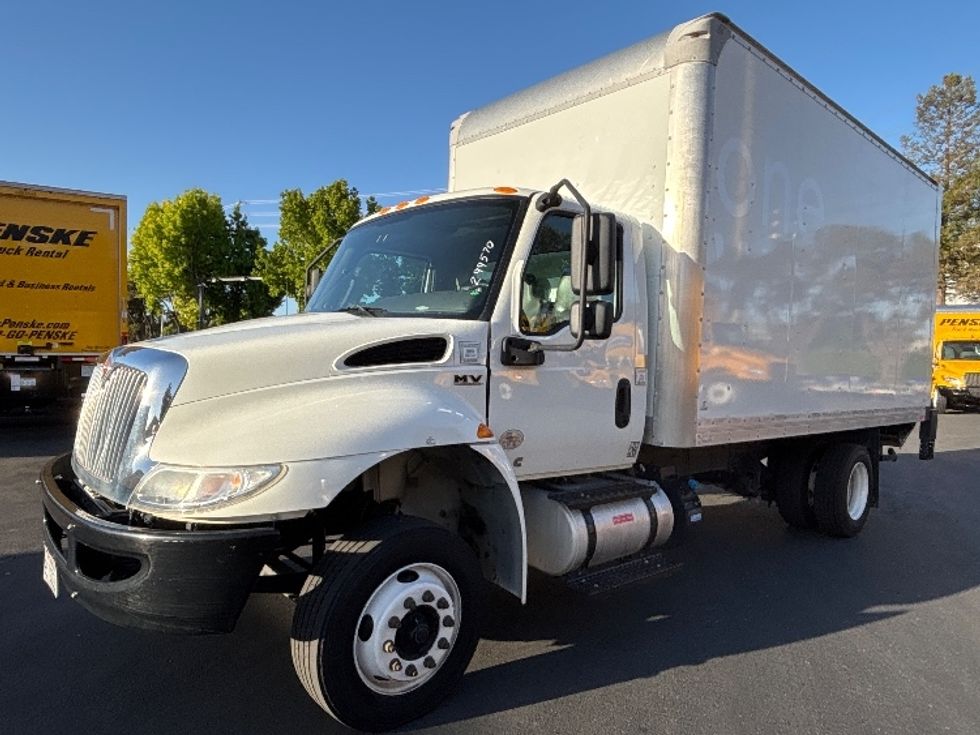 Medium Duty Box Truck-Light and Medium Duty Trucks-International-2020-MV607LP-West Sacramento-CA-46,142\n\t\tmiles-$ 52,500 - Image 3