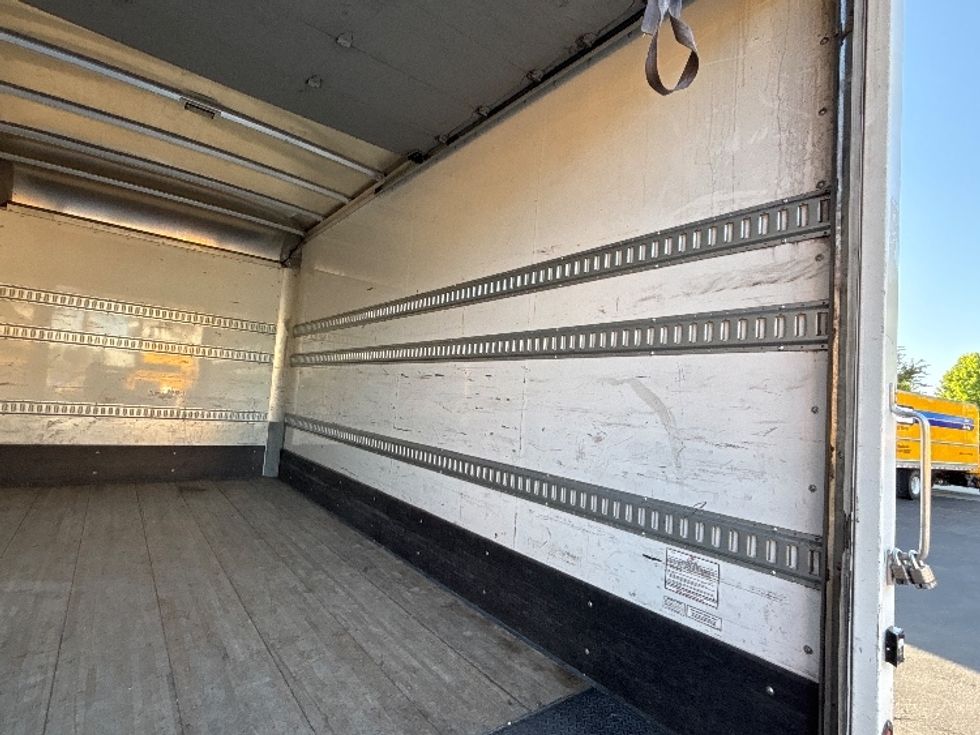 Medium Duty Box Truck-Light and Medium Duty Trucks-International-2020-MV607LP-West Sacramento-CA-46,142\n\t\tmiles-$ 52,500 - Image 12