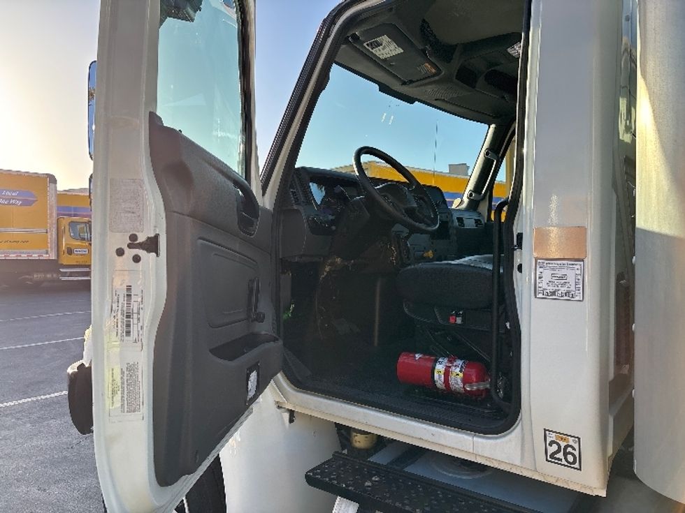 Medium Duty Box Truck-Light and Medium Duty Trucks-International-2020-MV607LP-West Sacramento-CA-46,142\n\t\tmiles-$ 52,500 - Image 16