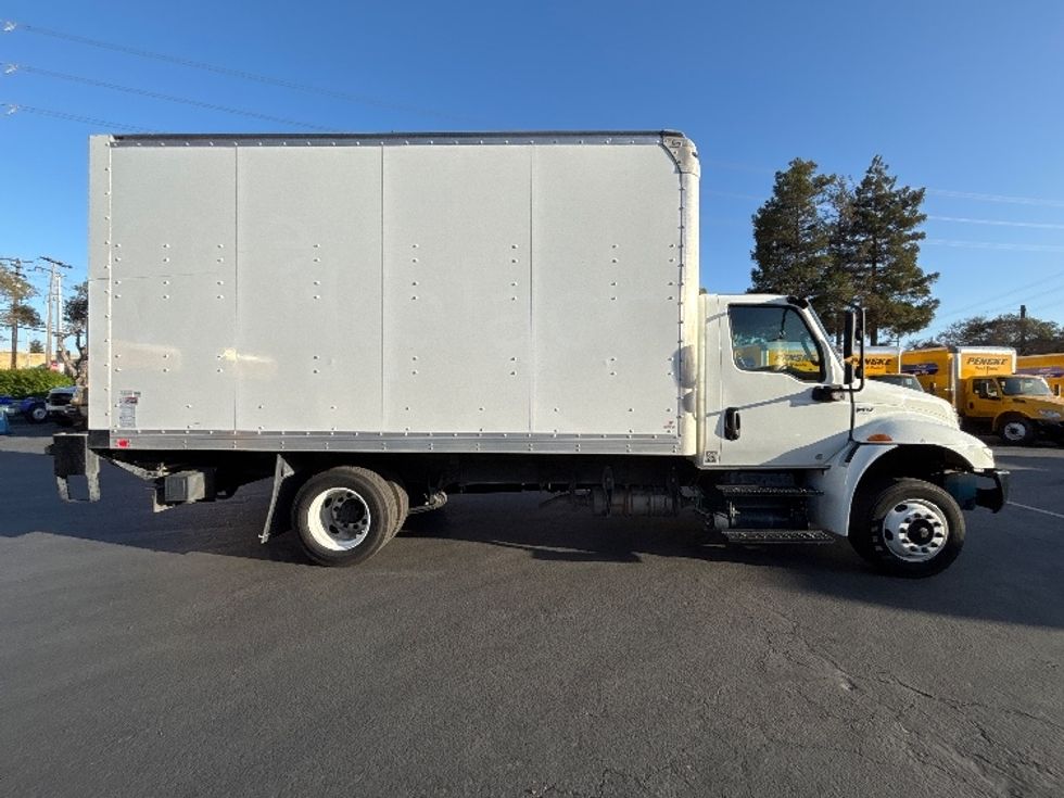 Medium Duty Box Truck-Light and Medium Duty Trucks-International-2020-MV607LP-West Sacramento-CA-46,142\n\t\tmiles-$ 52,500 - Image 15