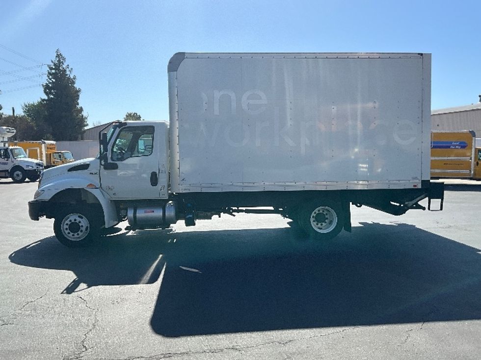 Medium Duty Box Truck-Light and Medium Duty Trucks-International-2020-MV607LP-West Sacramento-CA-59,035\n\t\tmiles-$ 52,750 - Image 4