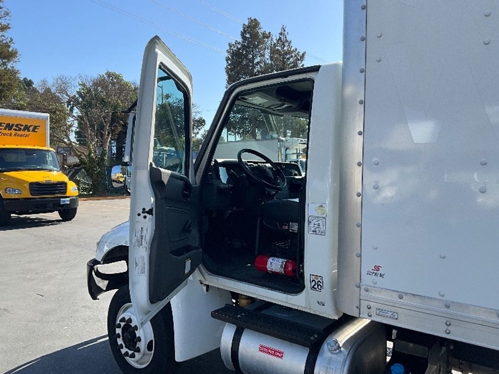 Medium Duty Box Truck-Light and Medium Duty Trucks-International-2020-MV607LP-West Sacramento-CA-59,035\n\t\tmiles-$ 52,750 - Image 16