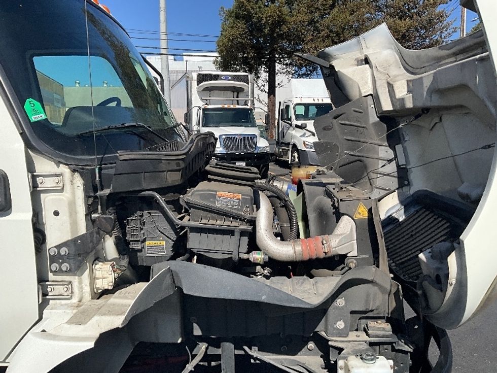 Medium Duty Box Truck-Light and Medium Duty Trucks-International-2020-MV607LP-West Sacramento-CA-59,035\n\t\tmiles-$ 52,750 - Image 22