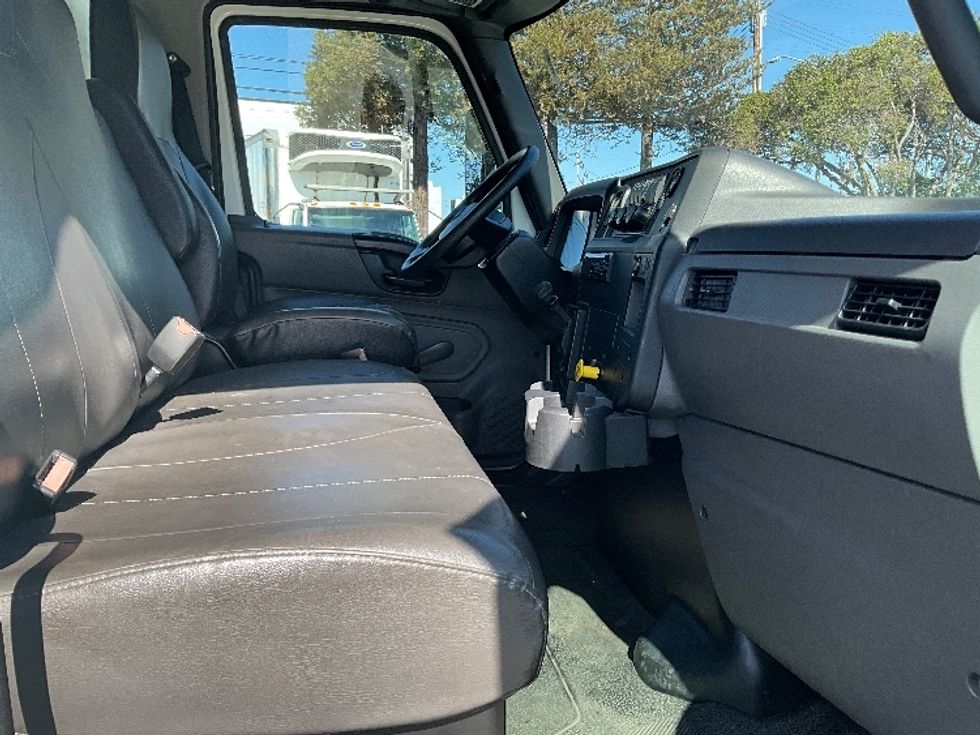 Medium Duty Box Truck-Light and Medium Duty Trucks-International-2020-MV607LP-West Sacramento-CA-59,035\n\t\tmiles-$ 52,750 - Image 21