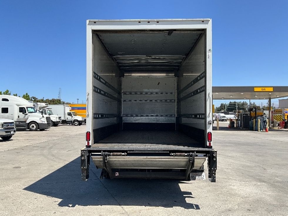 Medium Duty Box Truck-Light and Medium Duty Trucks-International-2020-MV607LP-West Sacramento-CA-76,267\n\t\tmiles-$ 49,250 - Image 8