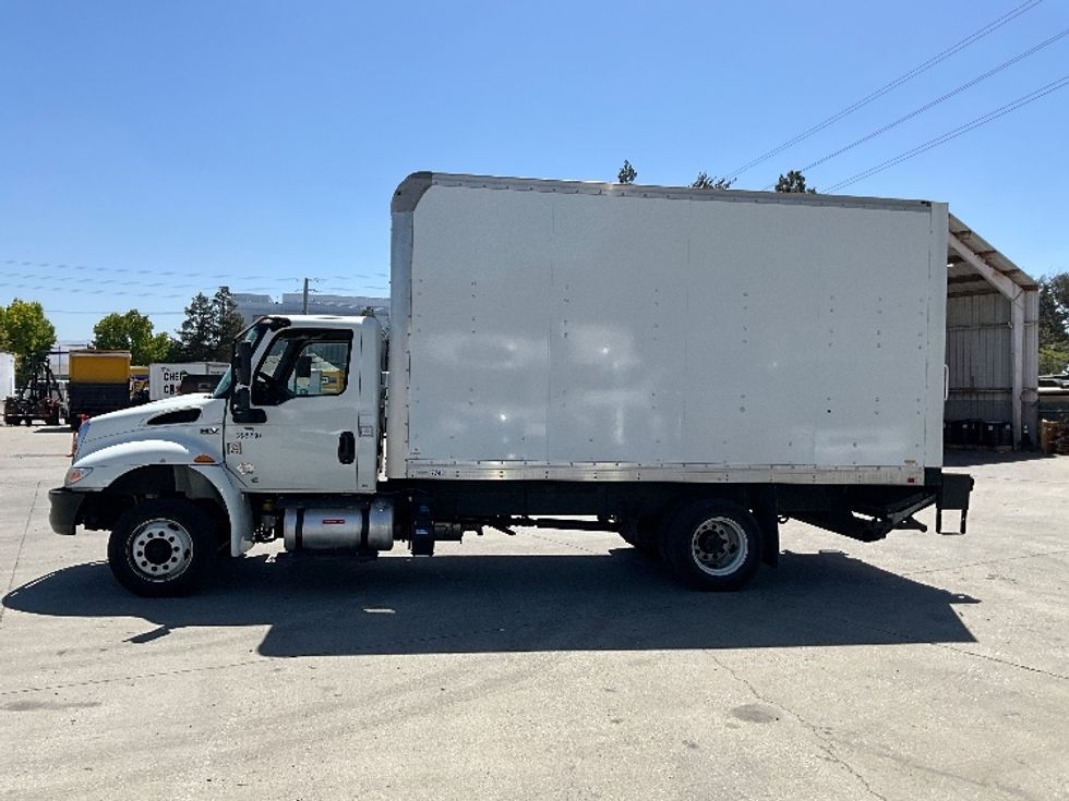 Medium Duty Box Truck-Light and Medium Duty Trucks-International-2020-MV607LP-West Sacramento-CA-76,267\n\t\tmiles-$ 49,250 - Image 4