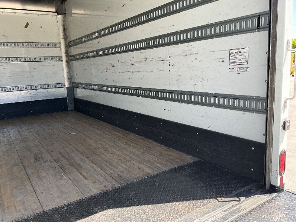Medium Duty Box Truck-Light and Medium Duty Trucks-International-2020-MV607LP-West Sacramento-CA-76,267\n\t\tmiles-$ 49,250 - Image 12