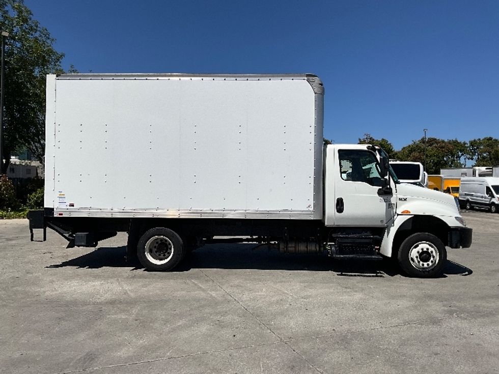 Medium Duty Box Truck-Light and Medium Duty Trucks-International-2020-MV607LP-West Sacramento-CA-76,267\n\t\tmiles-$ 49,250 - Image 15