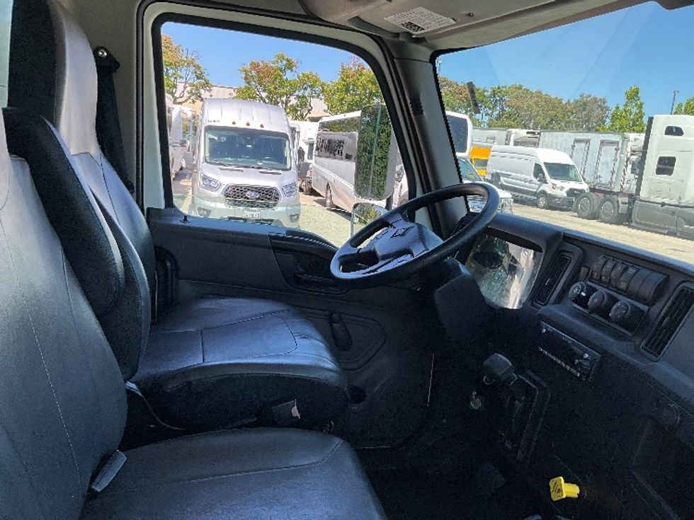 Medium Duty Box Truck-Light and Medium Duty Trucks-International-2020-MV607LP-West Sacramento-CA-76,267\n\t\tmiles-$ 49,250 - Image 22