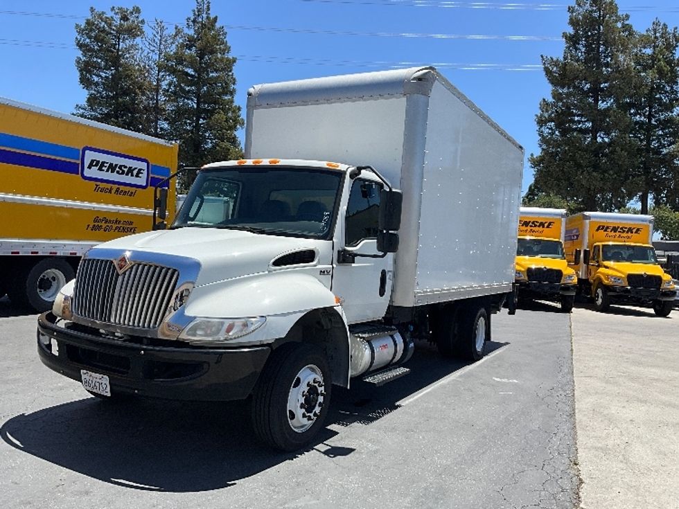 Medium Duty Box Truck-Light and Medium Duty Trucks-International-2020-MV607LP-West Sacramento-CA-87,920\n\t\tmiles-$ 49,000 - Image 3