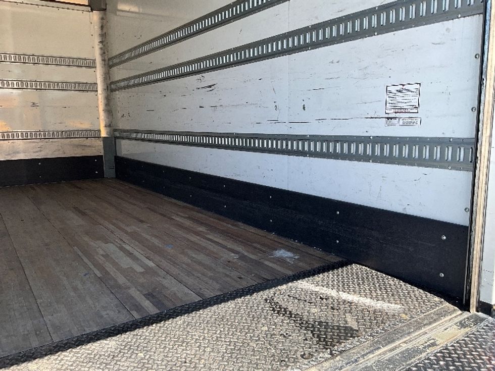 Medium Duty Box Truck-Light and Medium Duty Trucks-International-2020-MV607LP-West Sacramento-CA-87,920\n\t\tmiles-$ 49,000 - Image 12