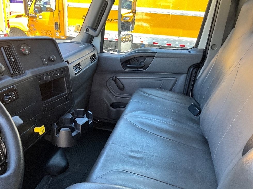 Medium Duty Box Truck-Light and Medium Duty Trucks-International-2020-MV607LP-West Sacramento-CA-87,920\n\t\tmiles-$ 49,000 - Image 19