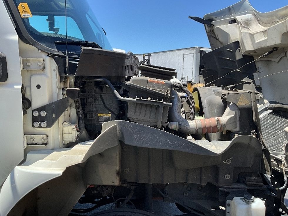 Medium Duty Box Truck-Light and Medium Duty Trucks-International-2020-MV607LP-West Sacramento-CA-87,920\n\t\tmiles-$ 49,000 - Image 23