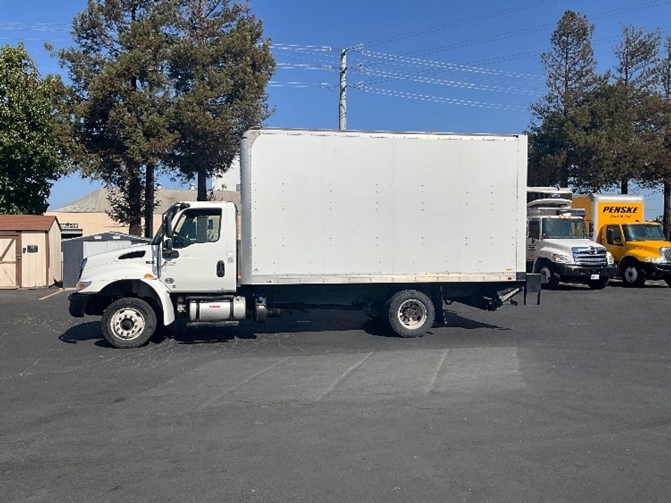 Medium Duty Box Truck-Light and Medium Duty Trucks-International-2020-MV607LP-West Sacramento-CA-98,858\n\t\tmiles-$ 49,000 - Image 4
